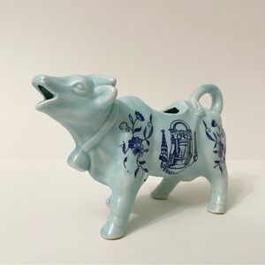 Vintage Blue Cow Creamer Pennsylvania Liberty Bell Delft Japan Spin Original
